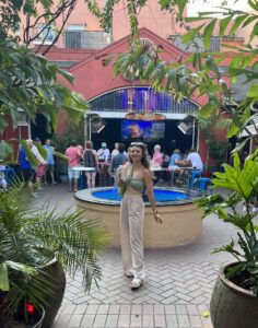 girl at bar in new orleans